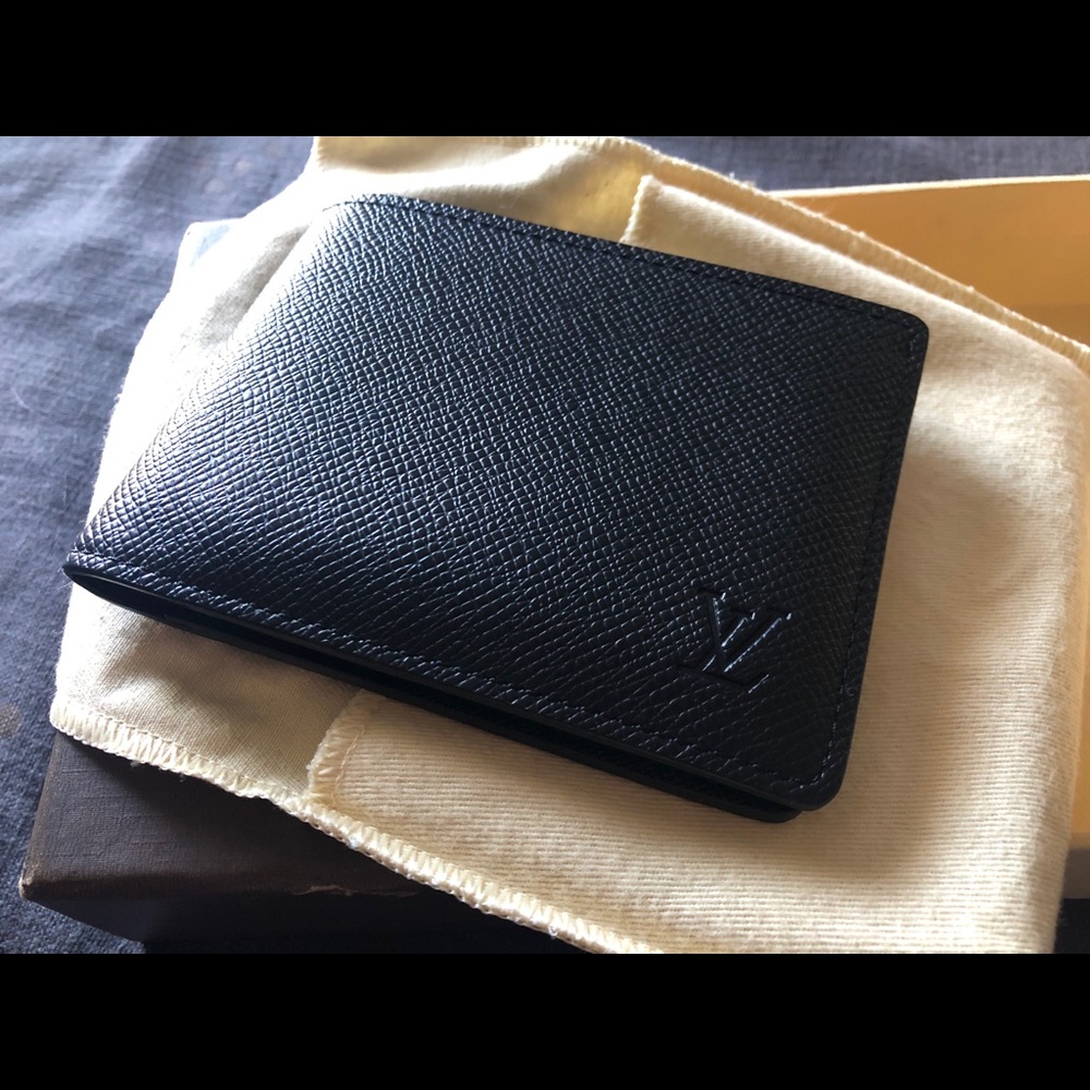 Louis Vuitton Epi Multiple wallet  like brand new!